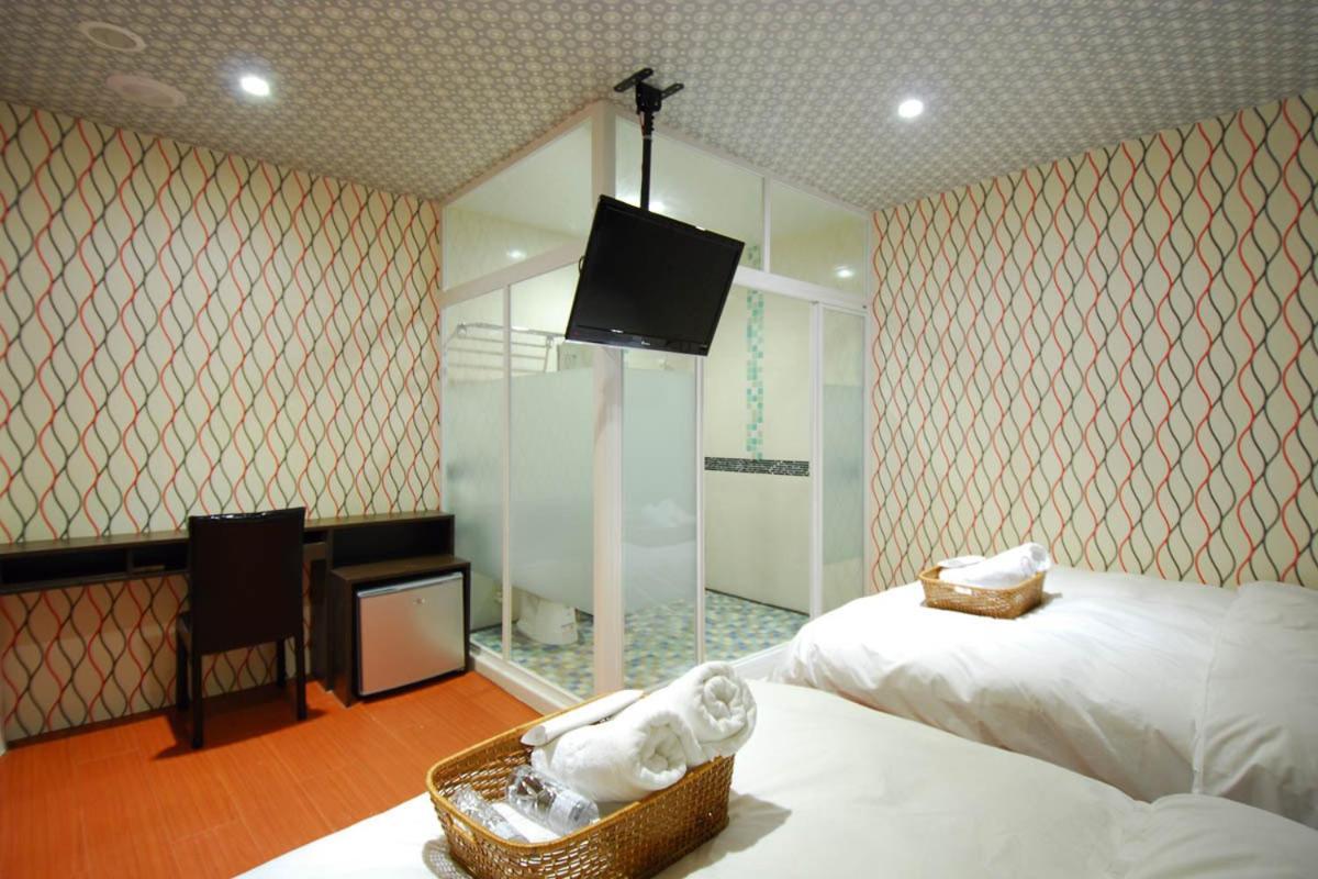 Happiness Inn Тайпей Екстериор снимка