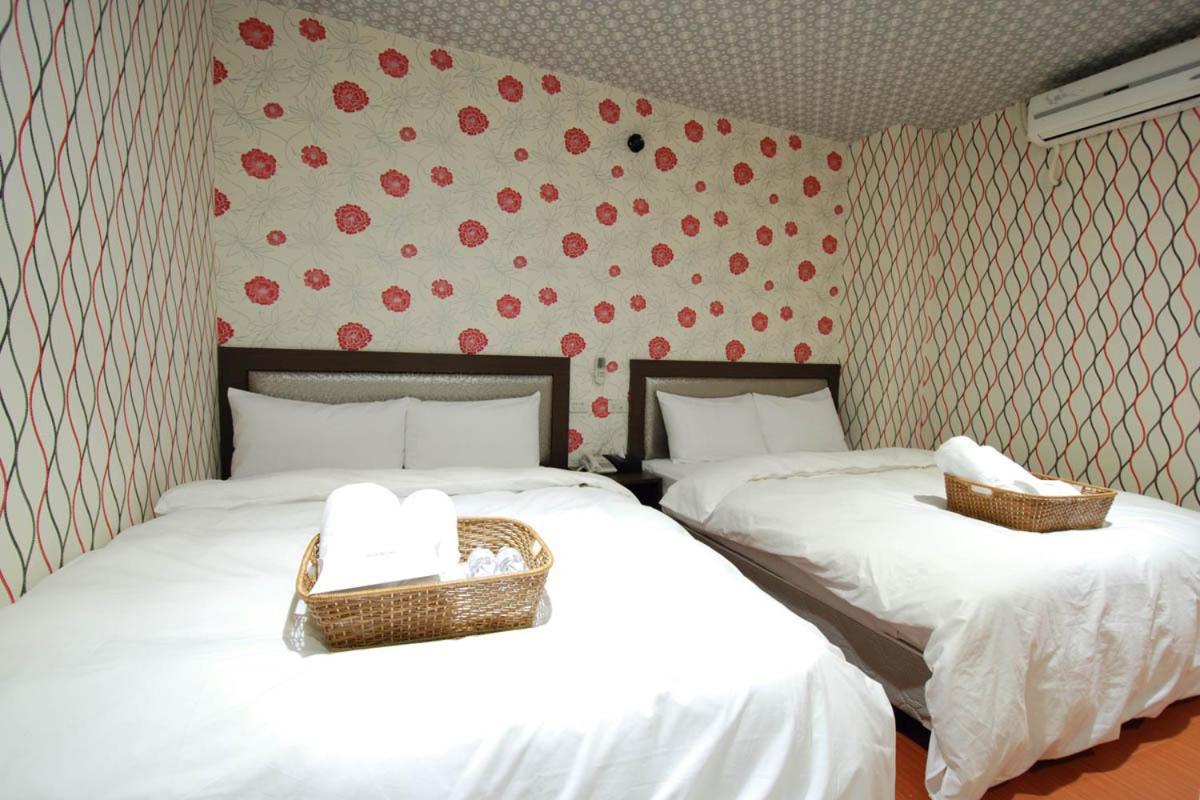Happiness Inn Тайпей Екстериор снимка